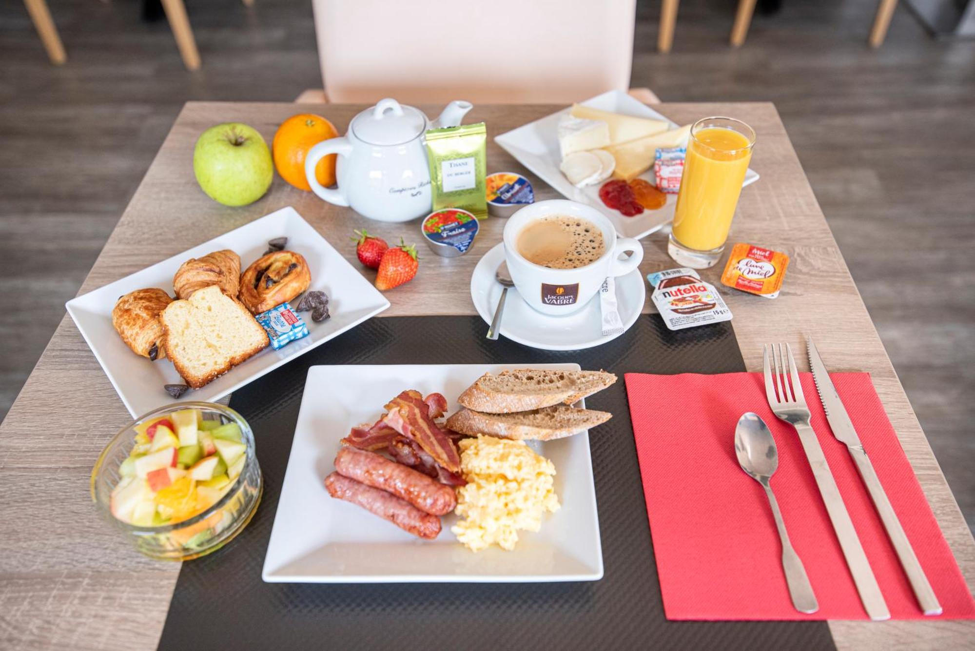 Atoll Hotel Logis Angers, Beaucouzé Zewnętrze zdjęcie